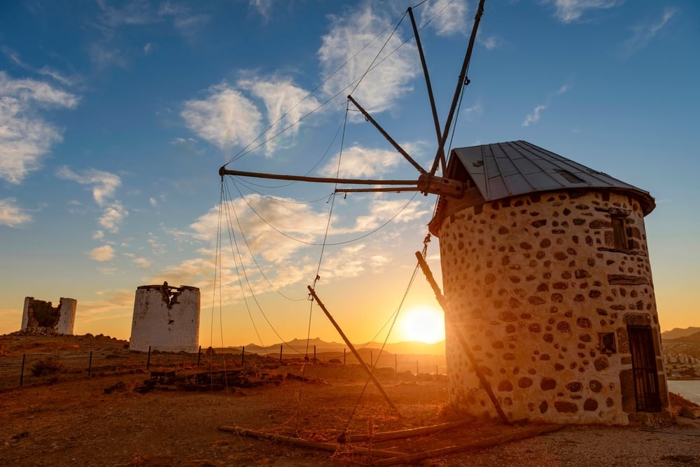 Discover the top destinations that make Turkey a must-visit country in 2025! From ancient ruins and vibrant cities to pristine beaches and natural wonders, here are the 31 best places to explore: