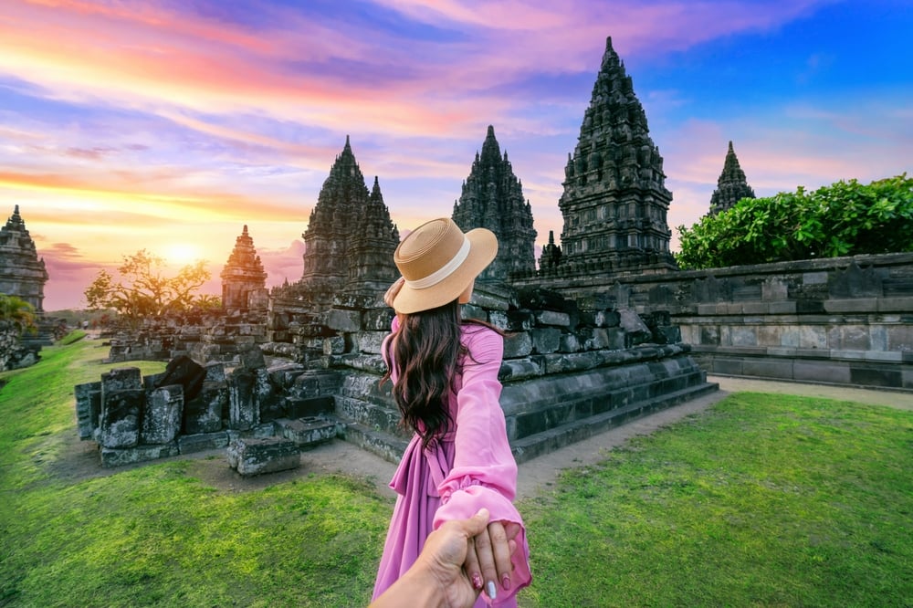 Discover the best time to visit Indonesia with our detailed month-by-month guide. Learn about weather, festivals, island highlights, and top travel tips for each season.