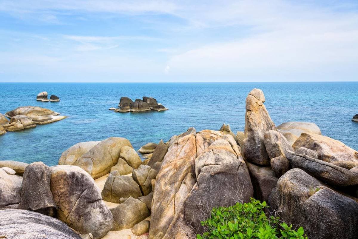 Hin Ta Hin Yai Rocks